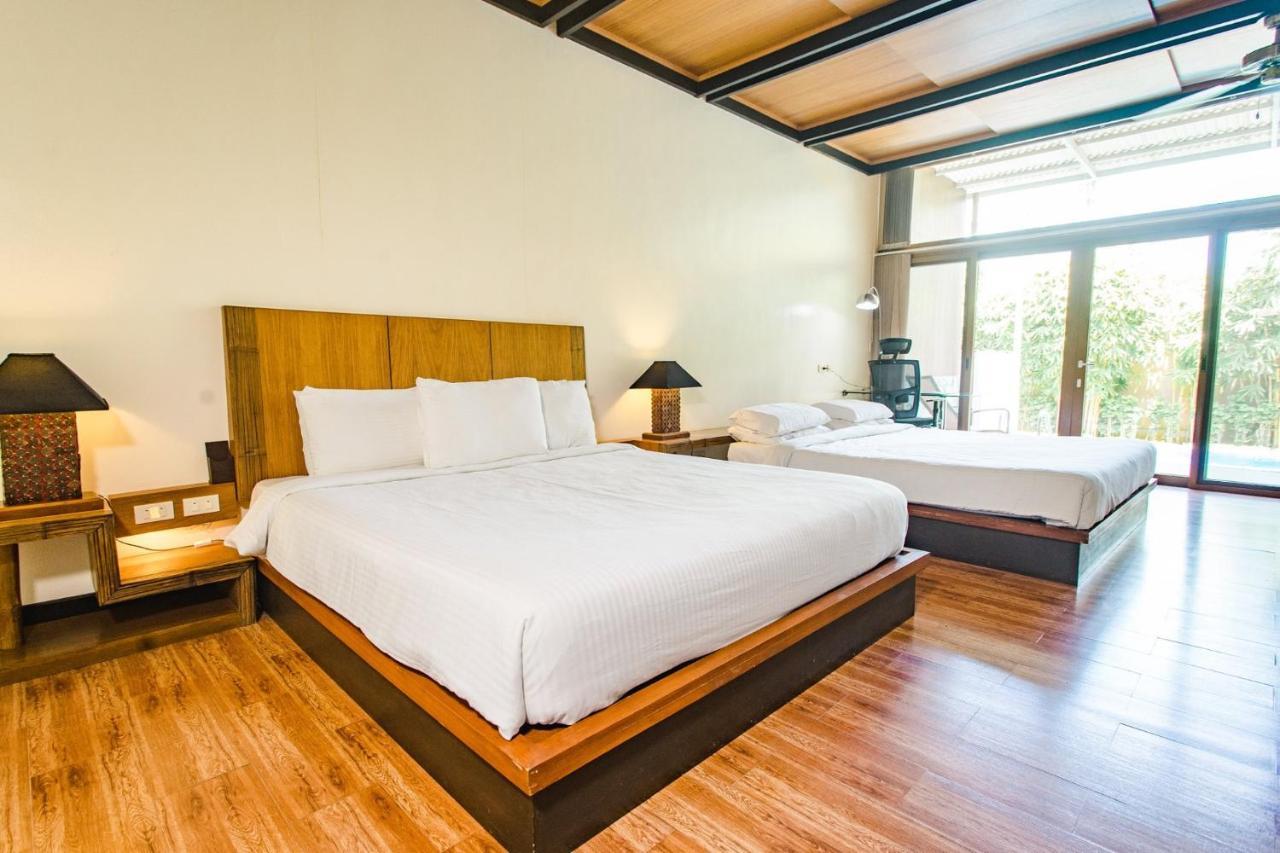 Hotel The Park - Silang Extérieur photo